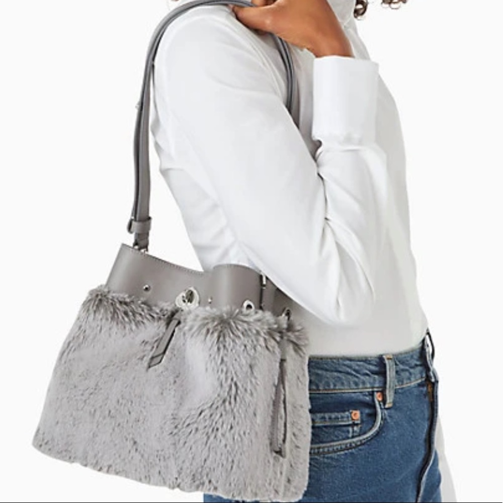 MAKE AN OFFER Kate spade grey cat faux fur marti small bucket bag crossbody